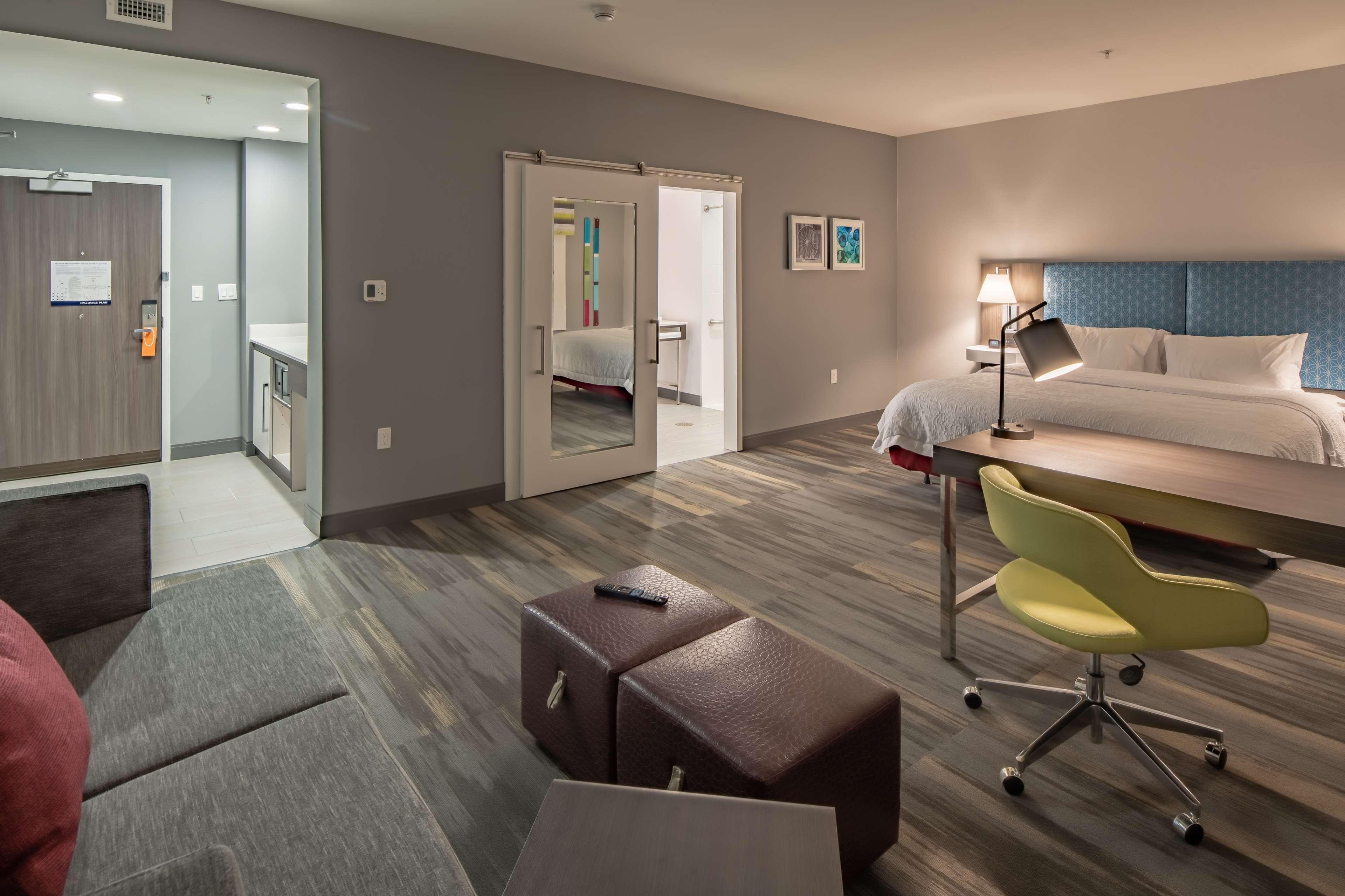 Hampton Inn & Suites Dallas/Plano Central Exterior photo